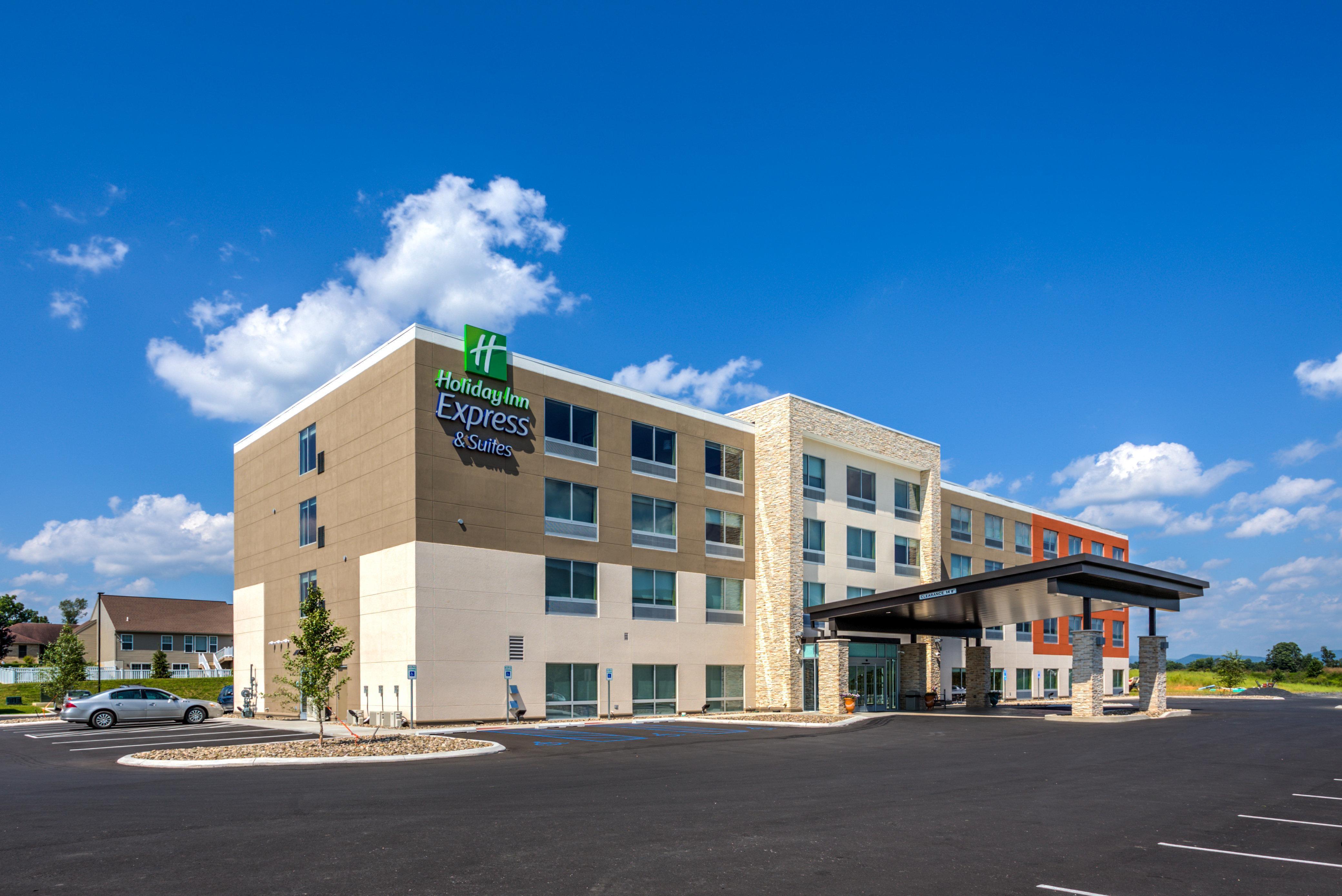 Holiday Inn Express & Suites Reedsville - State Coll Area, An Ihg Hotel Exteriér fotografie
